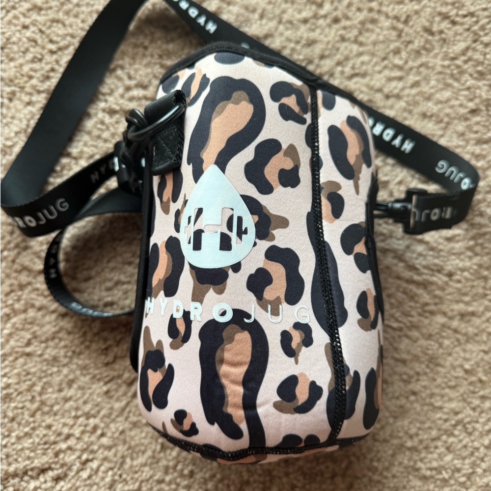 Hydrojug x Holley Gabrielle Pro Sleeve